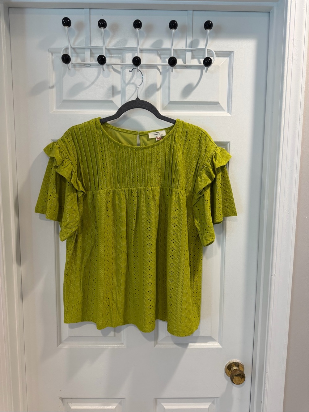 entro Lime Green Eyelet Ruffle Sleeve Blouse